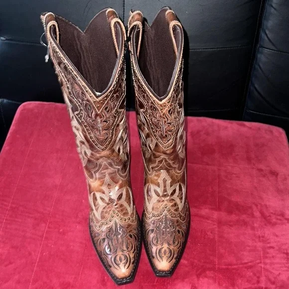 LAREDO WOMEN’S BRAYLNN LEATHER WESTERN PERFORMANCE STUDDED BOOTS -SNIP TOE. SZ 9 - Picture 9 of 11
